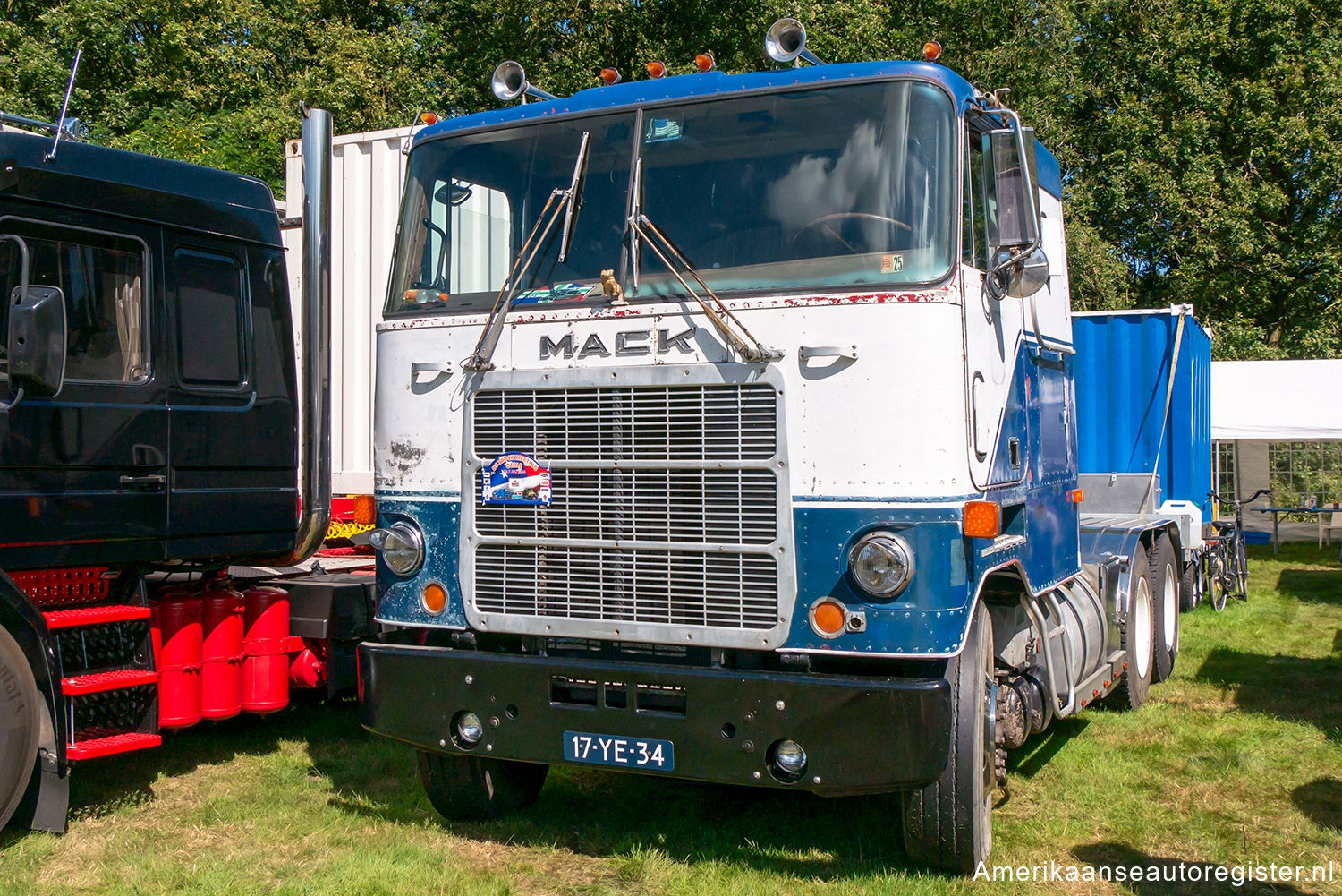 Vrachtwagens Mack Cruise-Liner uit 1977